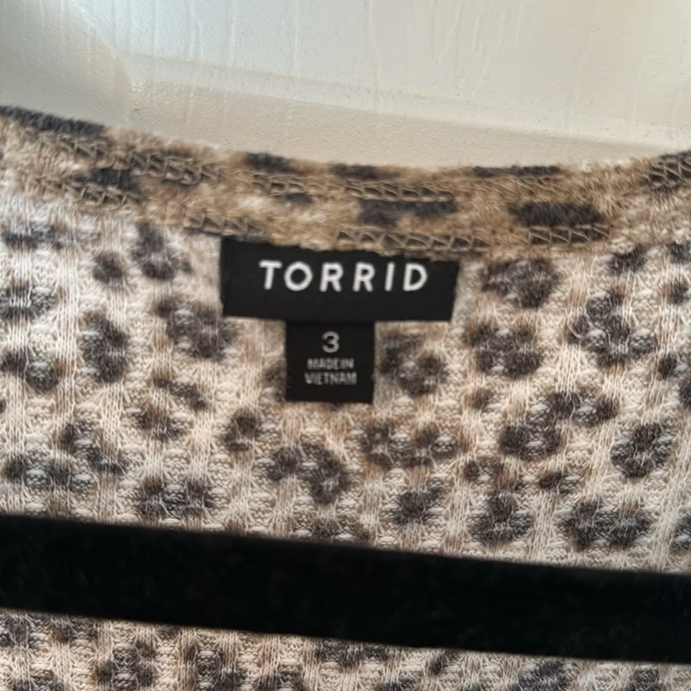 Torrid Cheetah Print Thermal Top - Picture 5 of 7